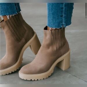 Dolce Vita Waterproof Caster Boots size 10